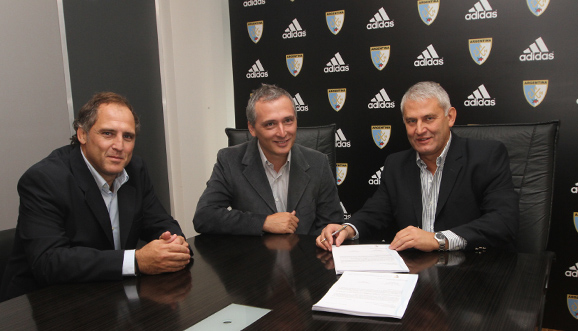 Renovacin del contrato con Adidas