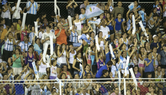 LAS LEONAS-HOLANDA, A ESTADIO LLENO!