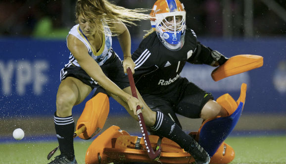 LAS LEONAS NO PUDIERON CON HOLANDA Y VAN POR EL BRONCE