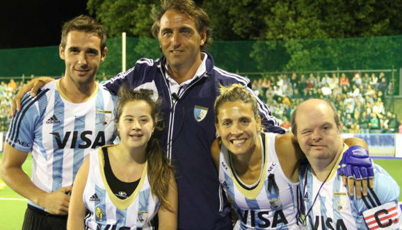 VALENTINA Y OSCAR, CON LOS SELECCIONADOS