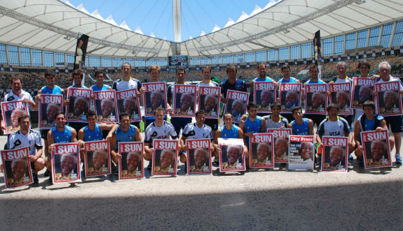 LOS VARONES ASISTIERON A UN HOMENAJE A MANDELA