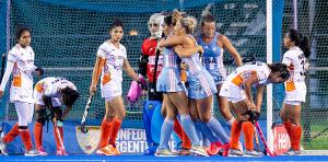 LAS LEONAS SELLARON LA VICTORIA EN EL LTIMO CUARTO